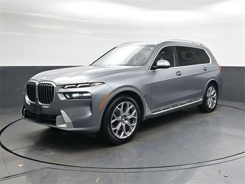 Used 2024 BMW X7 xDrive40i image 8