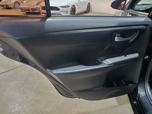 Used 2015 Toyota Camry LE image 23