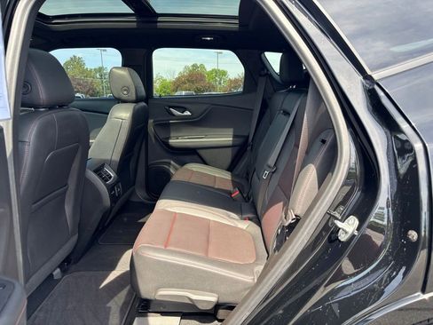 Used 2022 Chevrolet Blazer RS w/ Enhanced Convenience Package FWD image 19