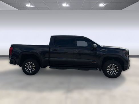 Used 2023 GMC Sierra 1500 AT4 w/ Technology Package AWD/4WD image 8