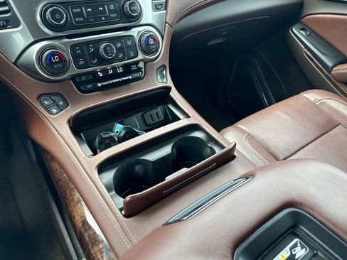 Used 2016 Chevrolet Suburban LTZ RWD image 19