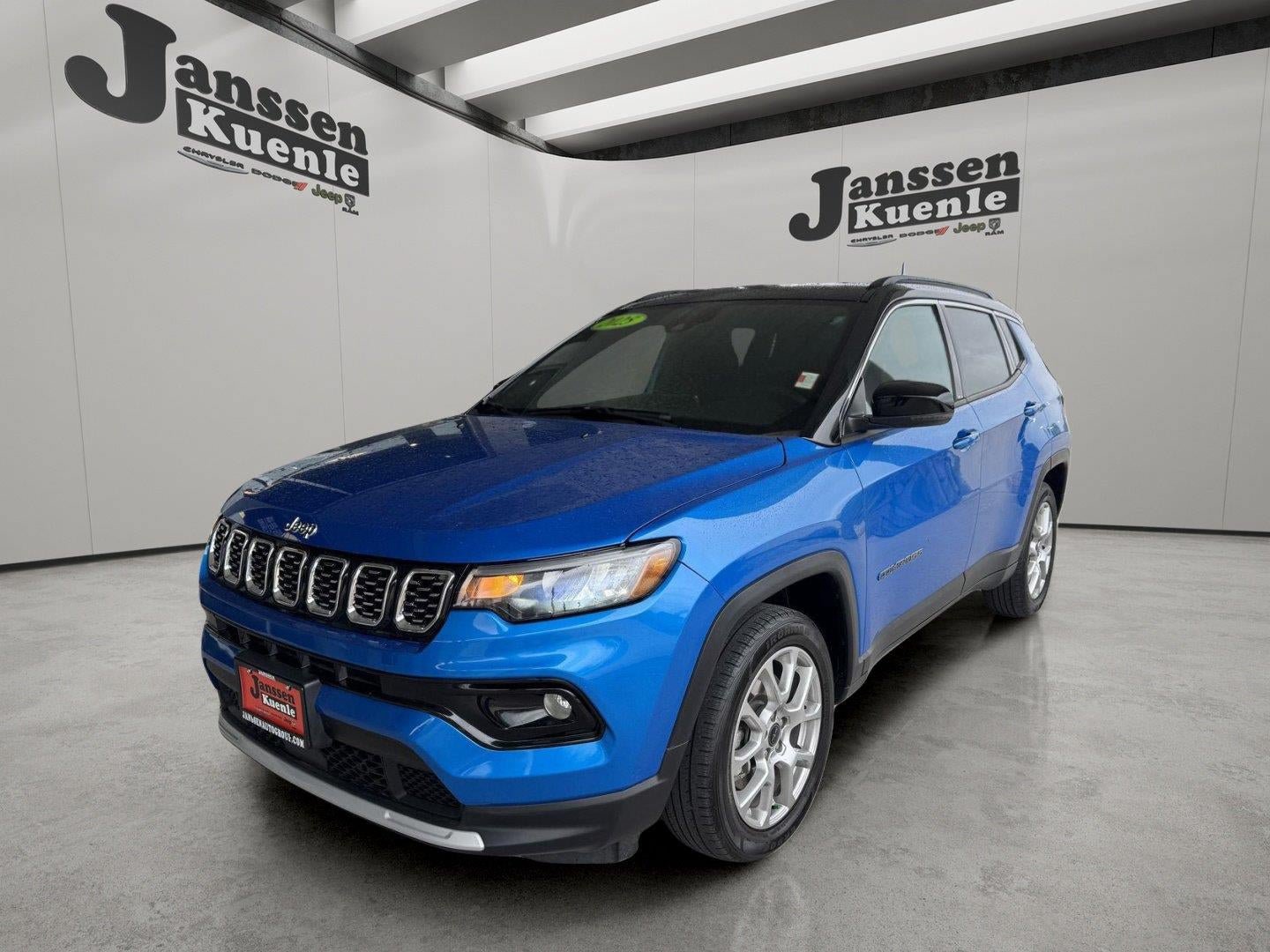 Used 2025 Jeep Compass Limited AWD/4WD image 1