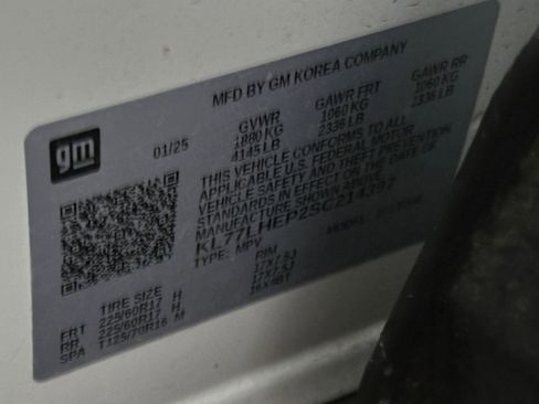 Used 2025 Chevrolet Trax LT image 27