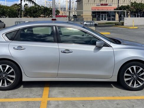 Used 2017 Nissan Altima 2.5 SV FWD image 5