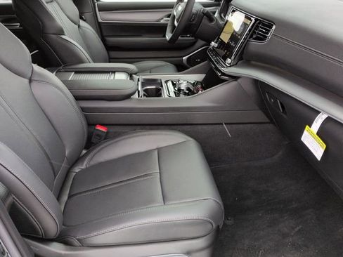 New 2026 Jeep Grand Wagoneer L Limited AWD/4WD image 30