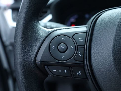 Used 2025 Toyota RAV4 XLE image 28