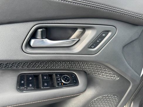 Used 2024 Nissan Ariya AWD image 16