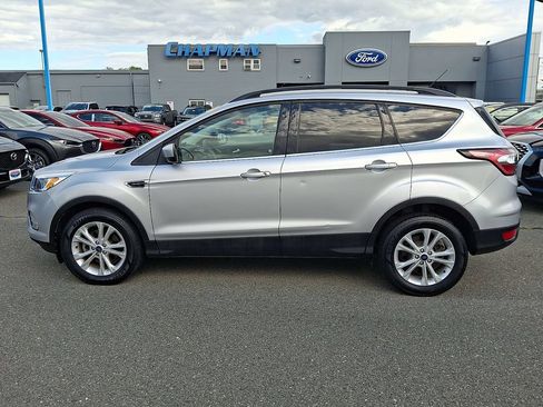 Used 2018 Ford Escape SE FWD image 9