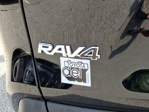 Certified 2025 Toyota RAV4 LE AWD/4WD image 29