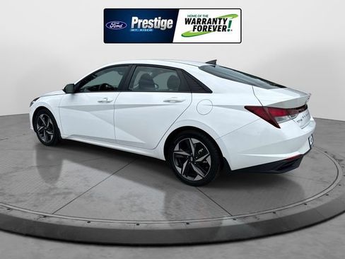 Used 2023 Hyundai Elantra SEL w/ Convenience Package FWD image 6