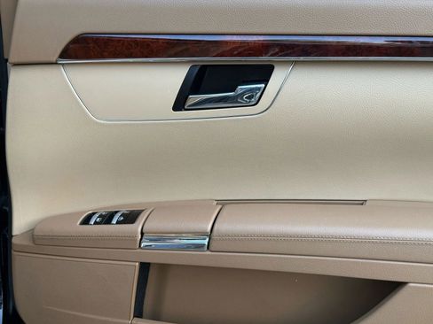 Used 2009 Mercedes-Benz S 550 4MATIC image 48