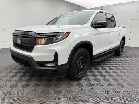 Used 2025 Honda Ridgeline Sport+ image 2