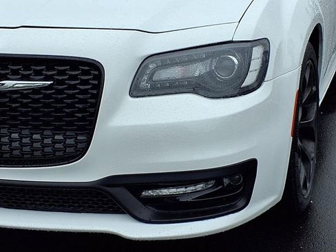 Used 2020 Chrysler 300 S RWD image 25