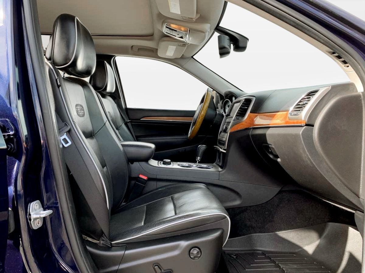 Used 2013 Jeep Grand Cherokee Overland w/ Advance Technology Group AWD/4WD image 19