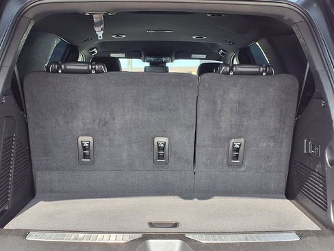 Used 2024 Chevrolet Tahoe Premier RWD image 11