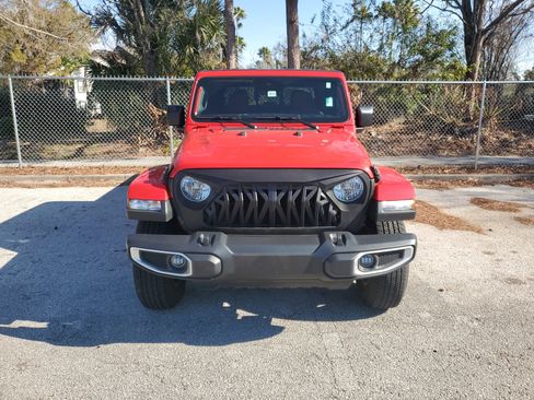 Used 2024 Jeep Gladiator Sport image 2