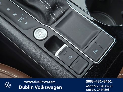 Used 2023 Volkswagen Atlas SE w/ Black Wheel Package FWD image 19