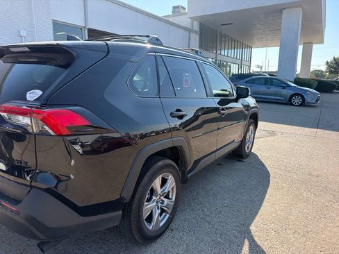 Used 2025 Toyota RAV4 XLE w/ Convenience Package FWD image 5