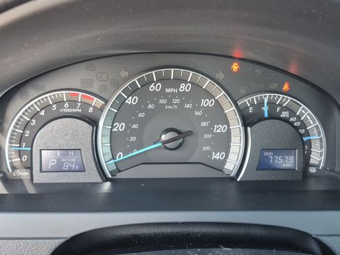 Used 2014 Toyota Camry SE FWD image 29