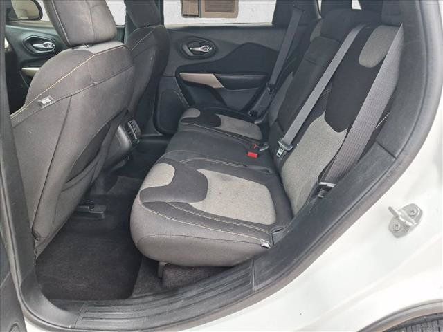 Used 2017 Jeep Cherokee Sport w/ Cold Weather Group AWD/4WD image 17