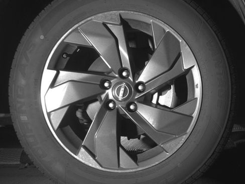 Used 2025 Nissan Rogue SV FWD image 13