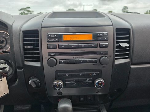 Used 2010 Nissan Titan SE w/ SE Value Truck Pkg AWD/4WD image 15