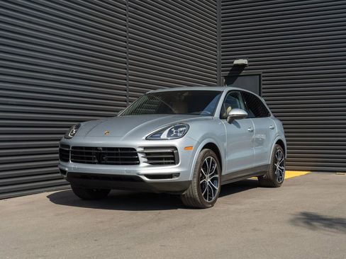 Used 2023 Porsche Cayenne AWD/4WD image 1