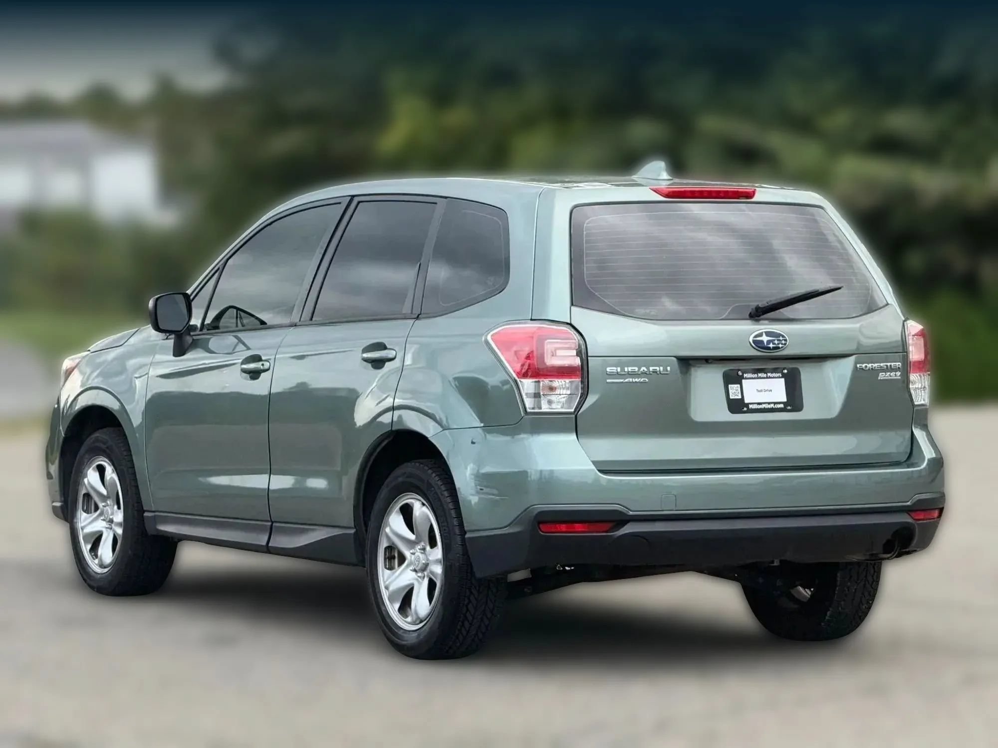 Used 2017 Subaru Forester 2.5i AWD/4WD image 10