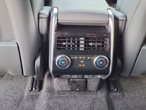 New 2026 Land Rover Range Rover Long Wheelbase SE AWD/4WD image 24