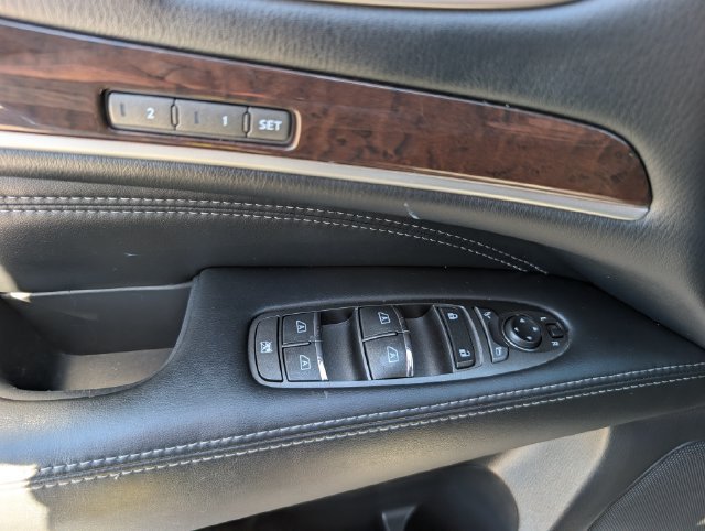 Used 2017 INFINITI QX60 FWD w/ Deluxe Technology Package image 24