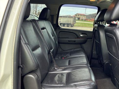 Used 2014 Chevrolet Suburban LTZ image 16