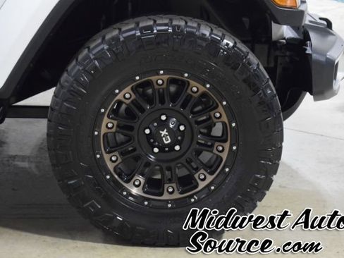 Used 2020 Jeep Gladiator Overland image 10