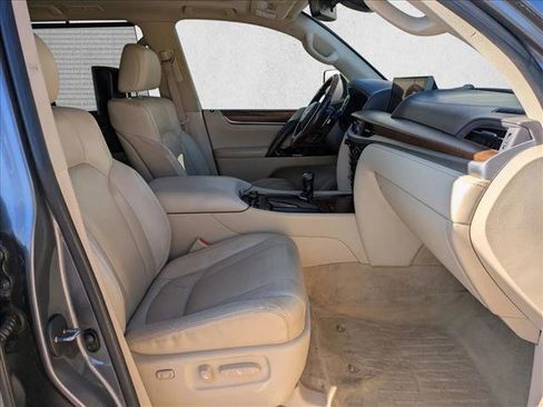Used 2017 Lexus LX 570 4WD w/ Luxury Package image 24
