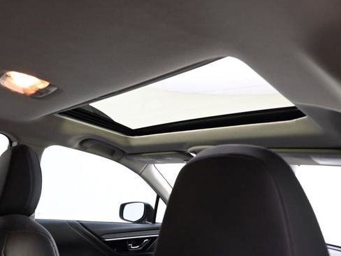 Used 2022 Subaru Outback Limited image 17