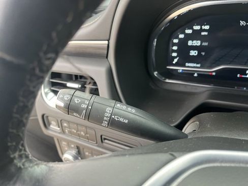 Used 2023 GMC Yukon XL SLT image 22