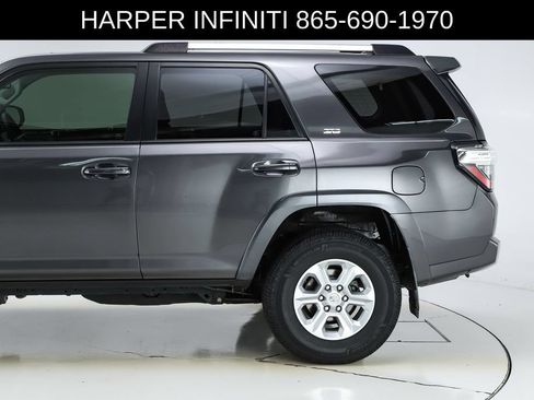 Used 2020 Toyota 4Runner SR5 Premium w/ Moonroof Package AWD/4WD image 4