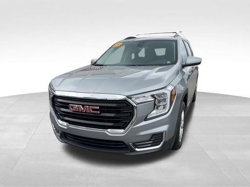 Certified 2024 GMC Terrain SLE w/ Driver Convenience Package AWD/4WD image 3