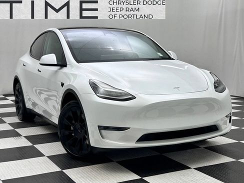 Used 2023 Tesla Model Y Long Range AWD/4WD image 1