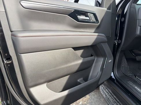 New 2026 Chevrolet Suburban RST image 12