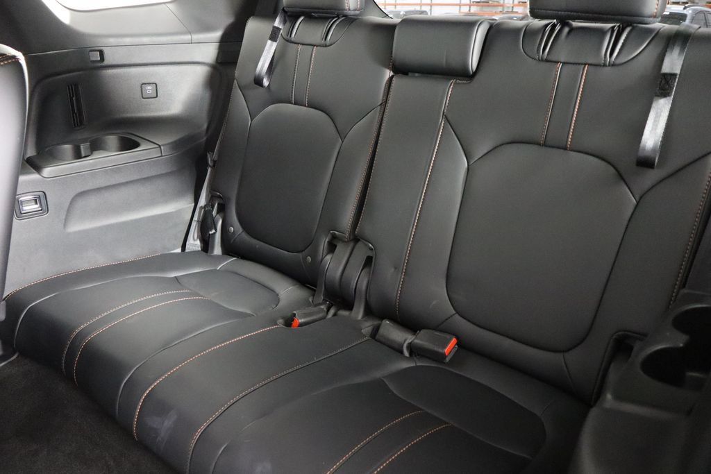 Used 2024 Honda Pilot TrailSport image 16