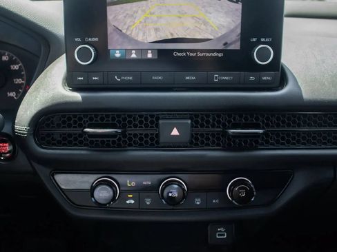 Used 2024 Honda HR-V LX image 33