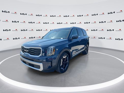 Used 2023 Kia Telluride S w/ S Sunroof Package FWD image 4