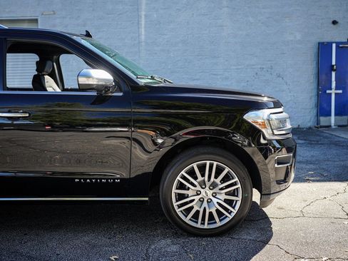 Used 2023 Ford Expedition Platinum image 17