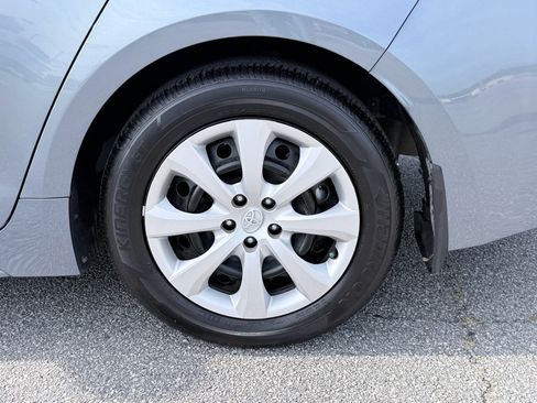 Used 2025 Toyota Corolla LE FWD image 30