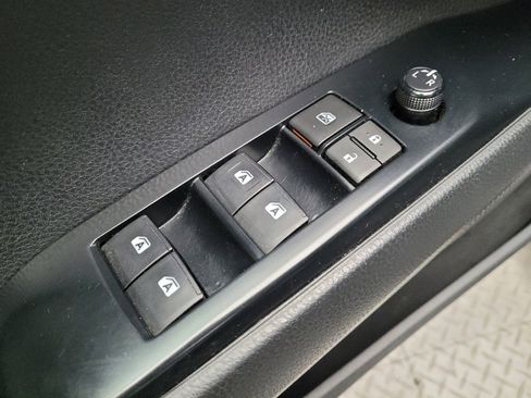 Used 2018 Toyota Camry LE image 27