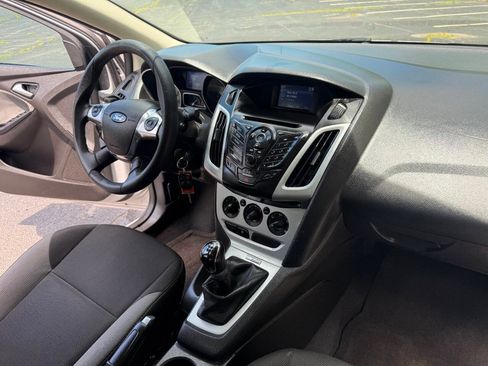 Used 2014 Ford Focus SE FWD image 5