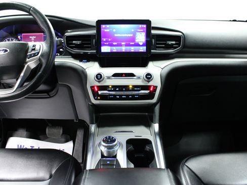 Used 2023 Ford Explorer XLT w/ Equipment Group 202A image 19