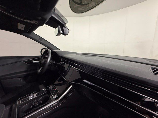 Used 2019 Audi Q8 Premium Plus w/ Premium Plus AWD/4WD image 31