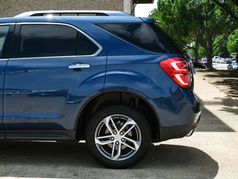 Used 2017 Chevrolet Equinox Premier w/ Enhanced Convenience Package AWD/4WD image 16