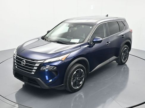Certified 2024 Nissan Rogue SV FWD image 28